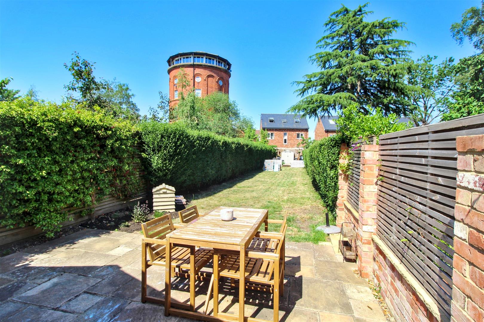3 bed property in Recreation Road, Reading